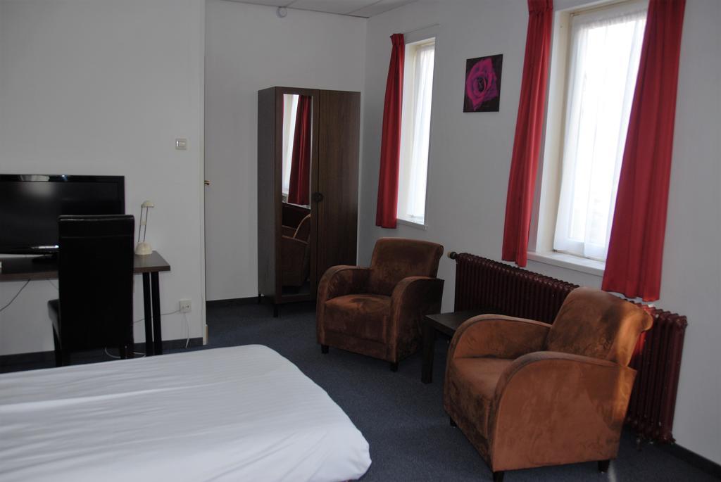 Hulsebos Hotell Zuidbroek Exteriör bild